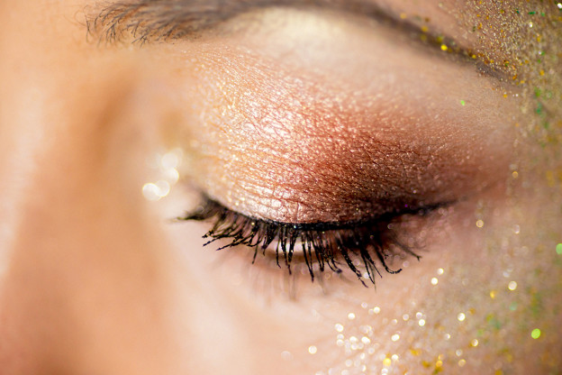 Farbe im Winter - Makeup mit Glitzer